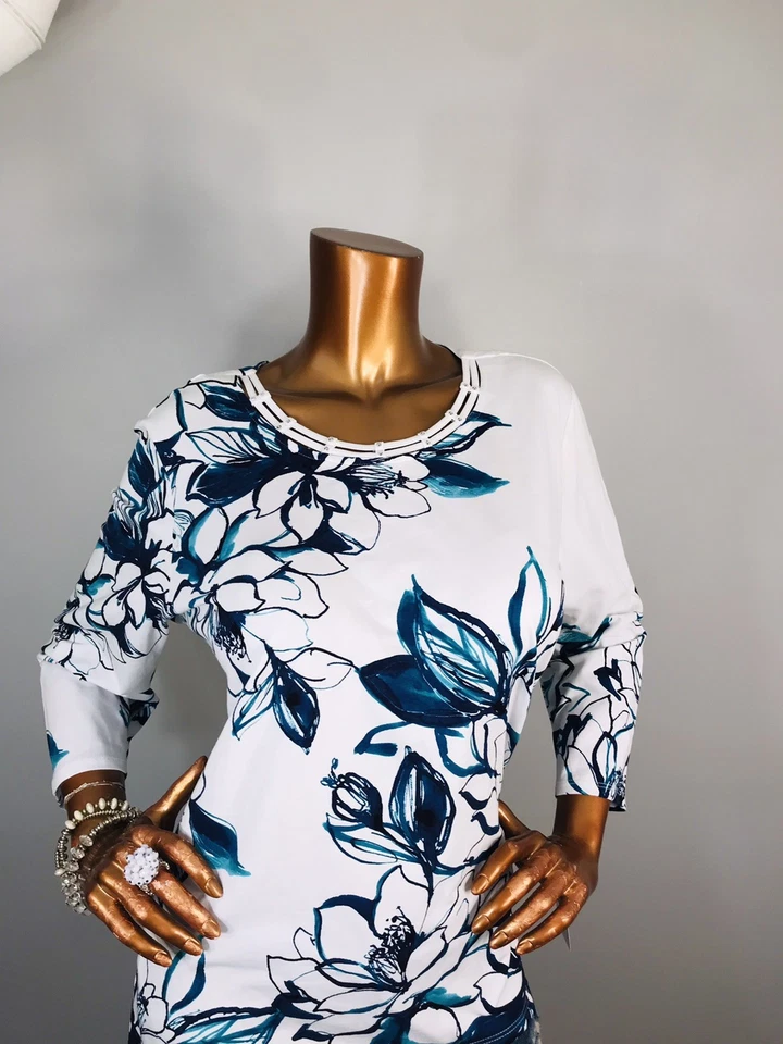 Alfred Dunner L Top NWT $59 Stretch Floral Print Studded 3/4 Sleeves Blouse Crew - Image 2 of 4