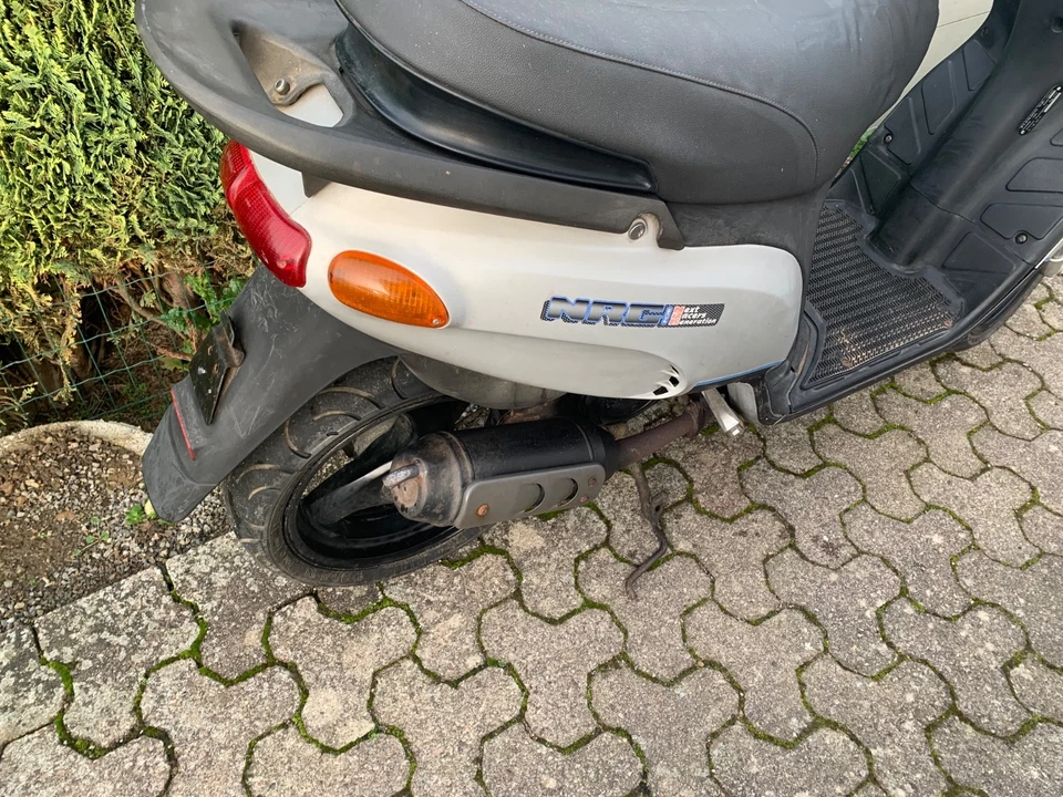 Piaggio NRG SAL1 1.Hand Bj.1996 Wassergekühlt - Bild 4 von 4