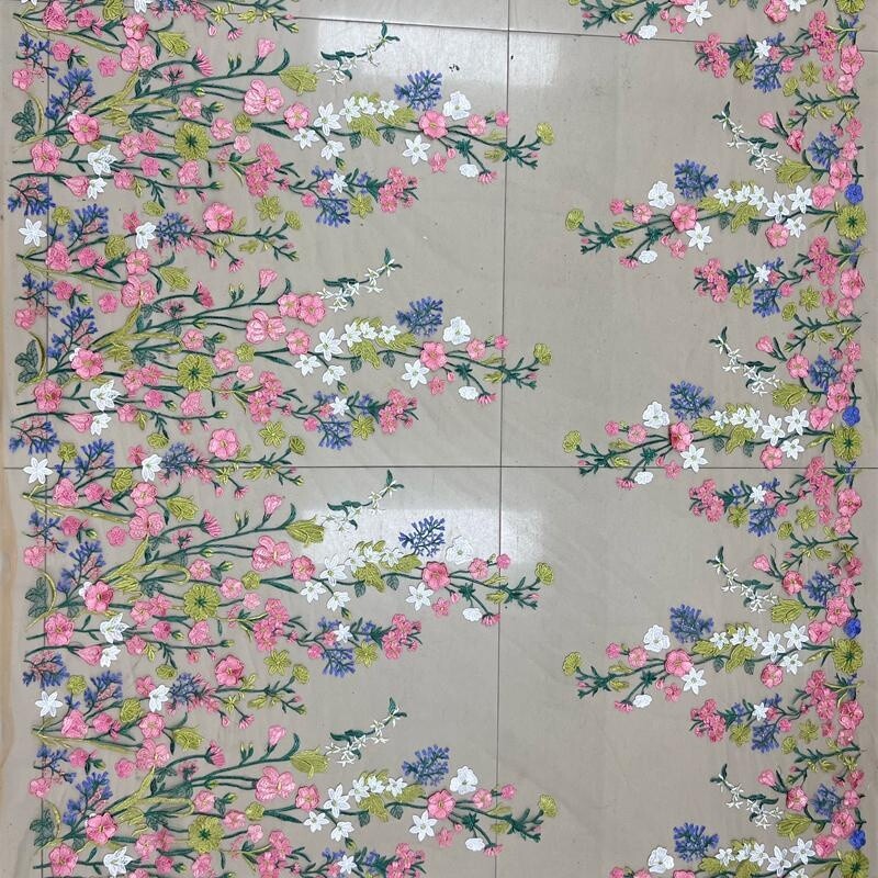 Lila Blumen Tüllstoff 1.83x1.6m - Bestickter Spitzenstoff Für Kleider & Dekoration