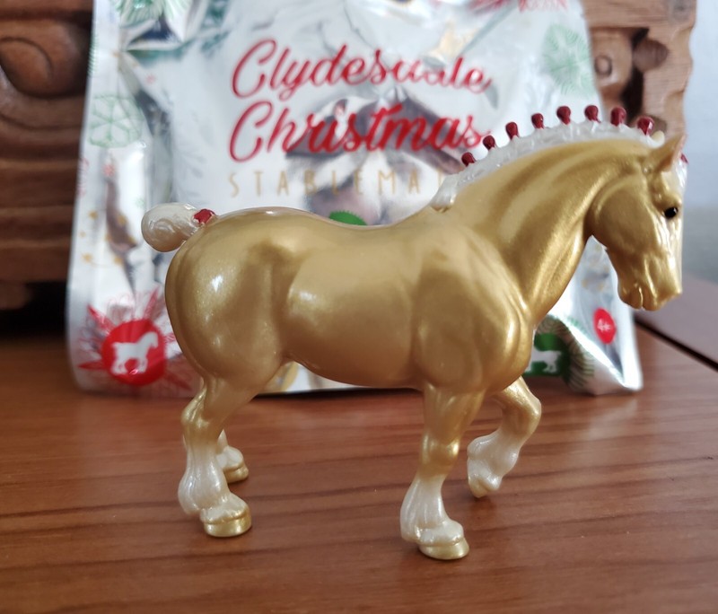 BREYER Model Horse Holiday Stablemate 2021 Christmas Clydesdale Gold #712413