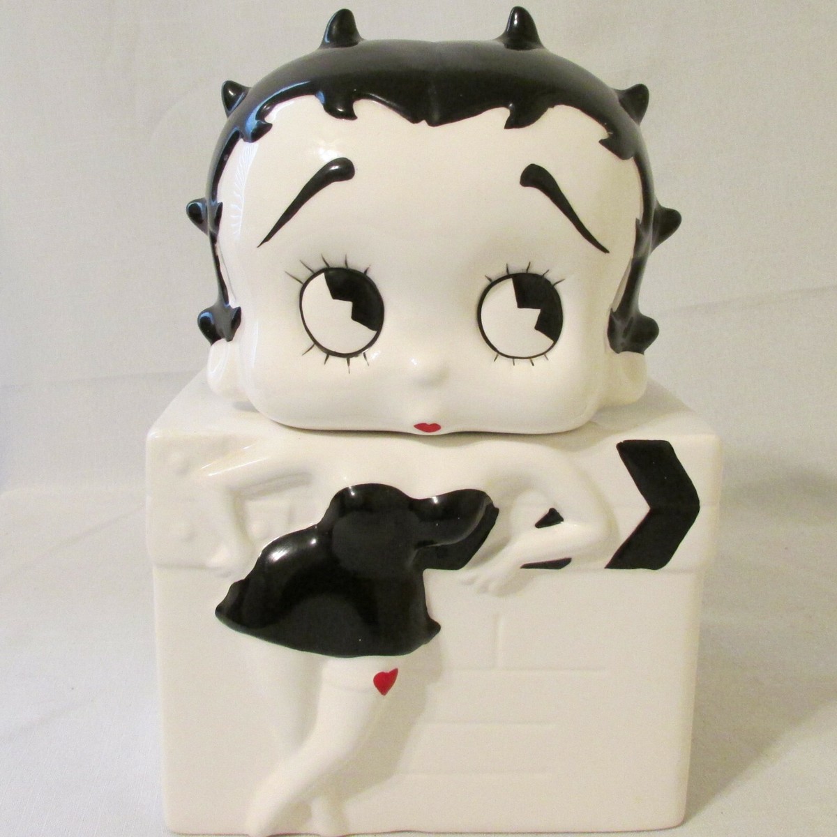 Betty Boop 貯金箱(陶器製) Betty Boop 貯金箱(陶器製) 2025年最新】BETTY BOOP 貯金箱の
