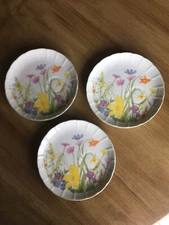 Set of 3 Seymour Mann Inc Day Lily Fine China Snack Plates with recessed circle