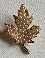 VINTAGE AVON BELLEVILLE MARCEL BOUCHER FAUX SEED PEARL GOLD TONE LEAF PIN BROOCH