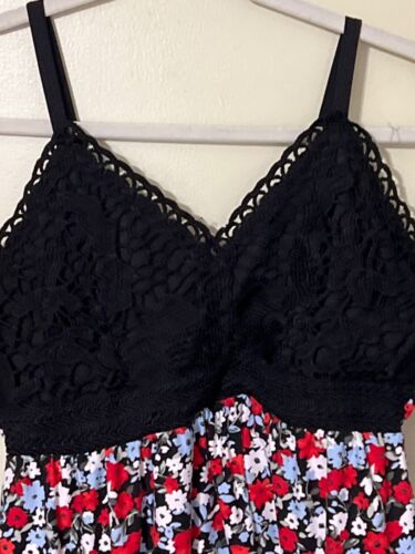 Crocet Babydoll Floral Lace Top Size L (11-13) Black & Red - Imagen 2 de 7