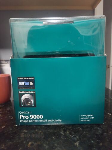 Logitech QuickCam Pro 9000 USB Webcam 2MP Carl Zeiss Lens w/ Mic V-U0009