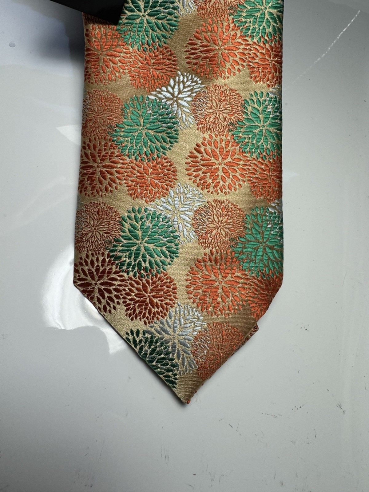 NWT VERSE 9 MULTI COLOR GEOMETRIC STYLE PRINT SILK DESIGNS NECK TIE & HANKY