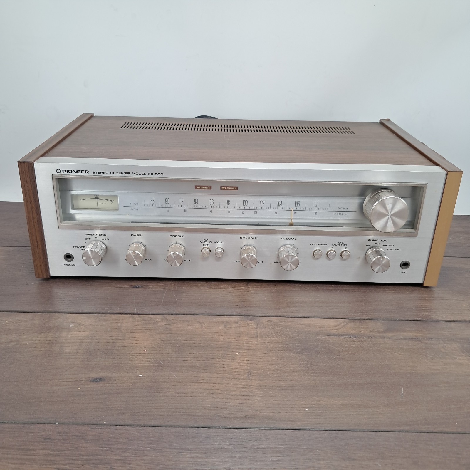 Vintage 1970's Pioneer SX-550 Stereo Receiver AM/FM Tuner Ph