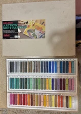 Holbein Soft Pastels Assorted set of 75