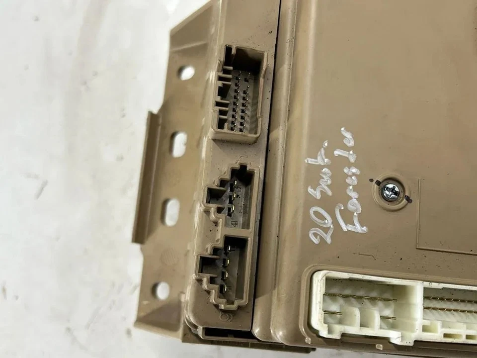 Scatola fusibili SUBARU FORESTER SJ 82201SJ901 2.5 benzina 126kw 2020 33198795 - Immagine 2 di 4