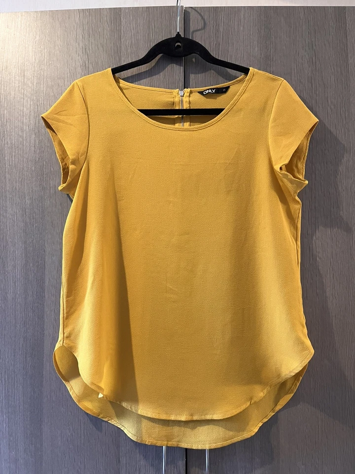 Haut ONLY – Jaune moutarde – Col rond – Fermeture éclair au dos – Taille 34 (XS) - Photo 4/4