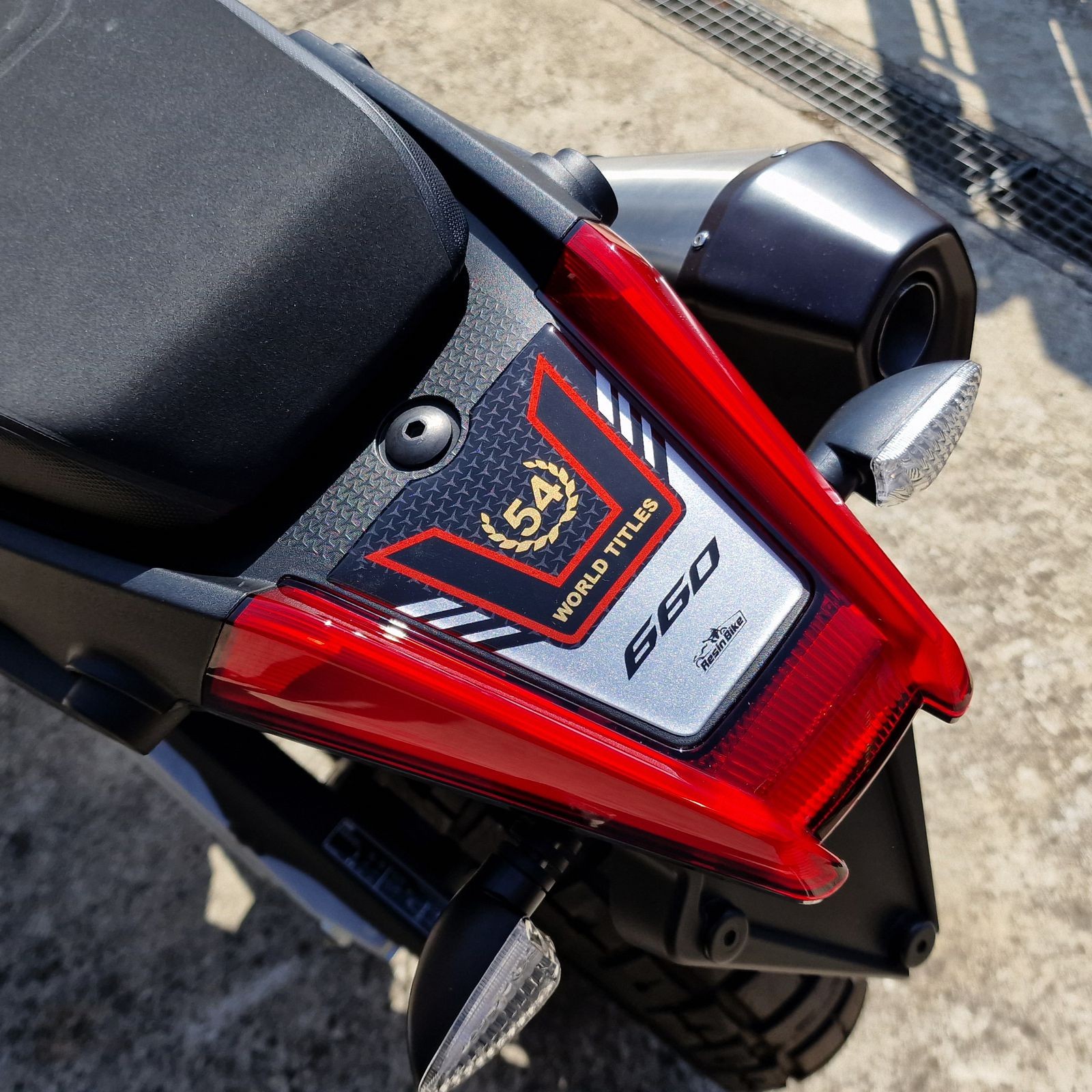 Adesivi 3D Resinati compatibili con Aprilia Tuareg 660 2022-2025 Codino