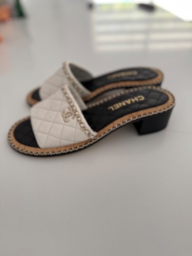 Chanel Interlocking CC Logo Slides Sandals Shoes White Leather Gold Chain - Picture 2 of 9