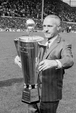 Football Bill Shankly Pictured With Manager Of Year Award 1973 OLD PHOTO
