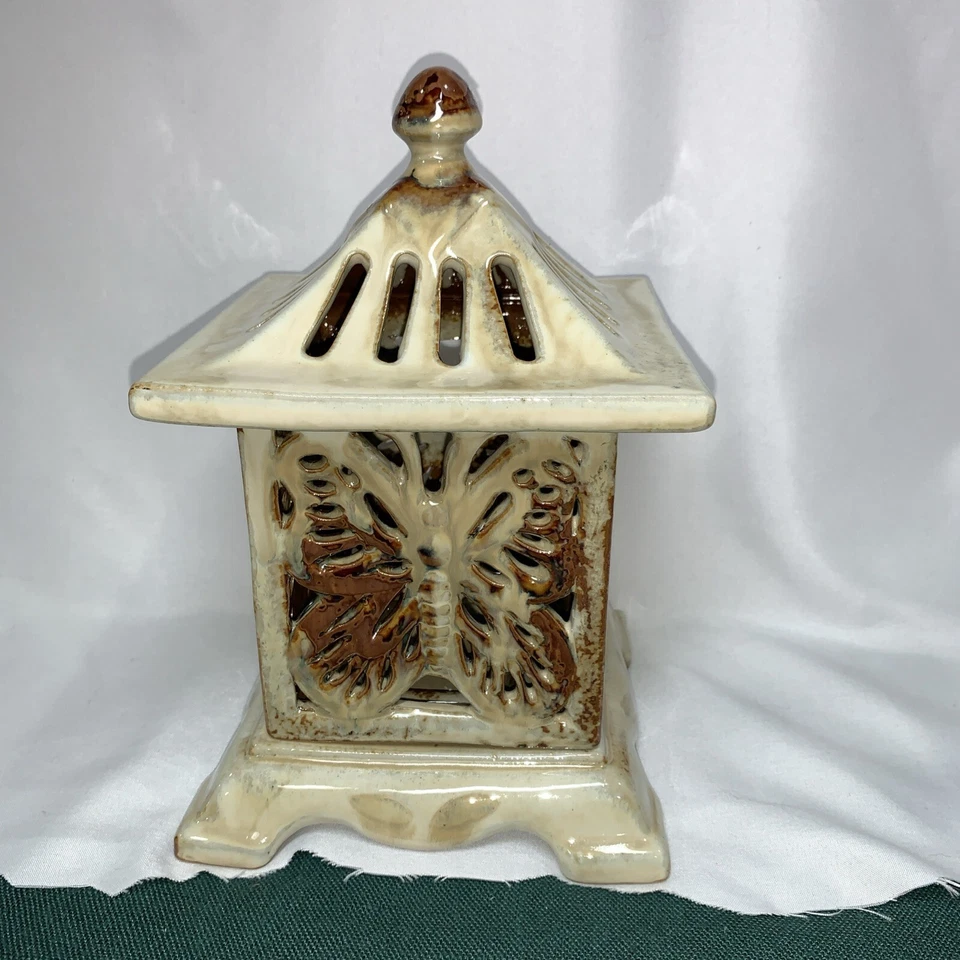 Lanterna pendurada de cerâmica borboleta para vela interna/externa 9" de altura com base - Imagem 3 de 4