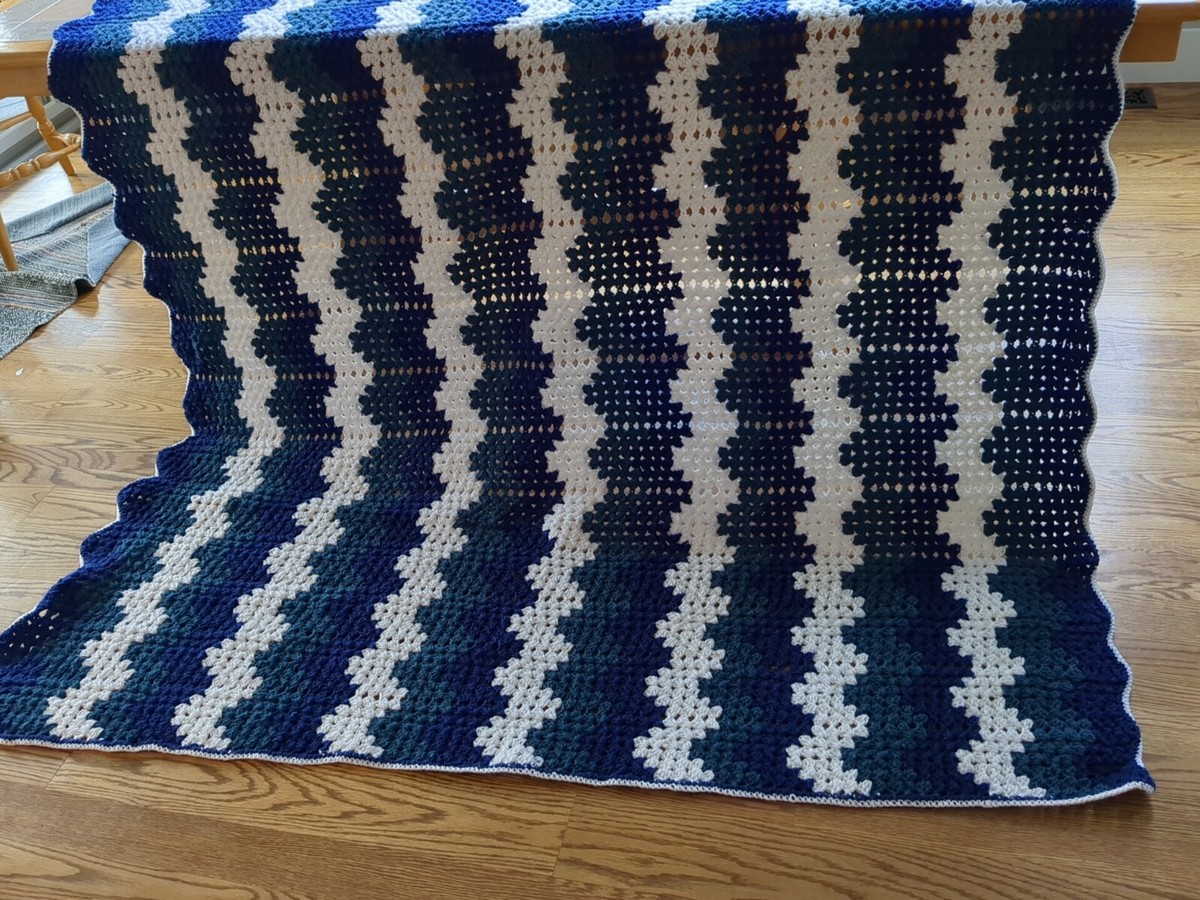 Vintage Crochet Knit Handmade Throw Blanket 68