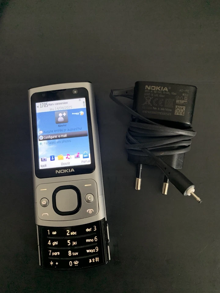 Téléphone vintage Nokia 6700 Slide - Photo 2/4