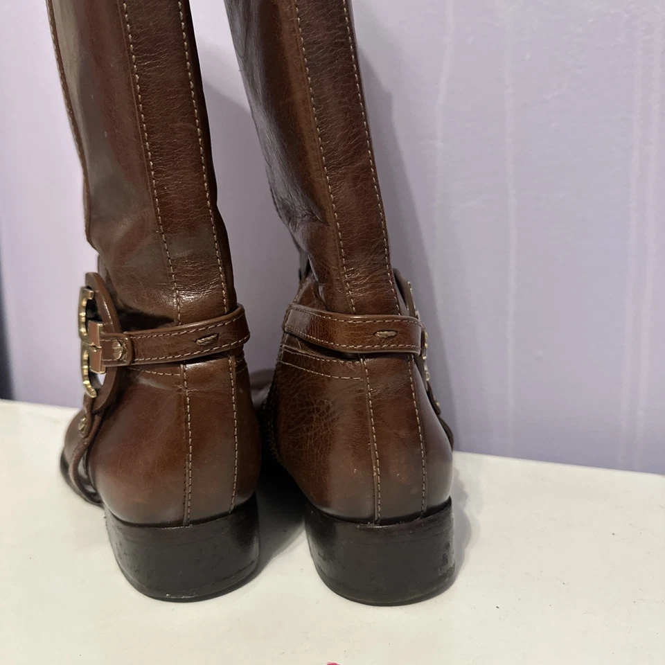Tory Burch Botas hasta la Rodilla Talla 7 Cuero y Gamuza Oliva Borde Marrón Foto 4 de 4