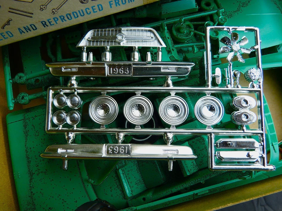 Chrysler 300 1963 1/25 Jo-Han convertible, prensado original, ¡parece completo! Foto 3 de 4