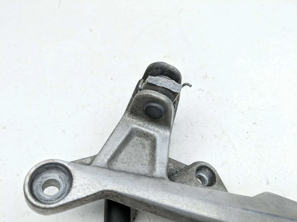 18 Honda CB500F Front Right Driver Peg Rearset Mount Bracket 50600-MJWA-J000 - Image 4 of 4