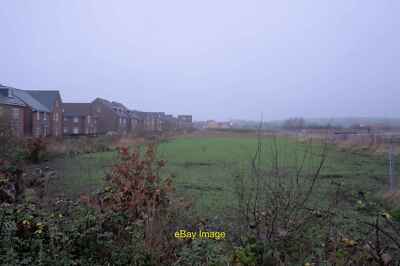 Photo 6x4 A gap in the housing Bourne/TF0920 It looks a bit like this st c2021