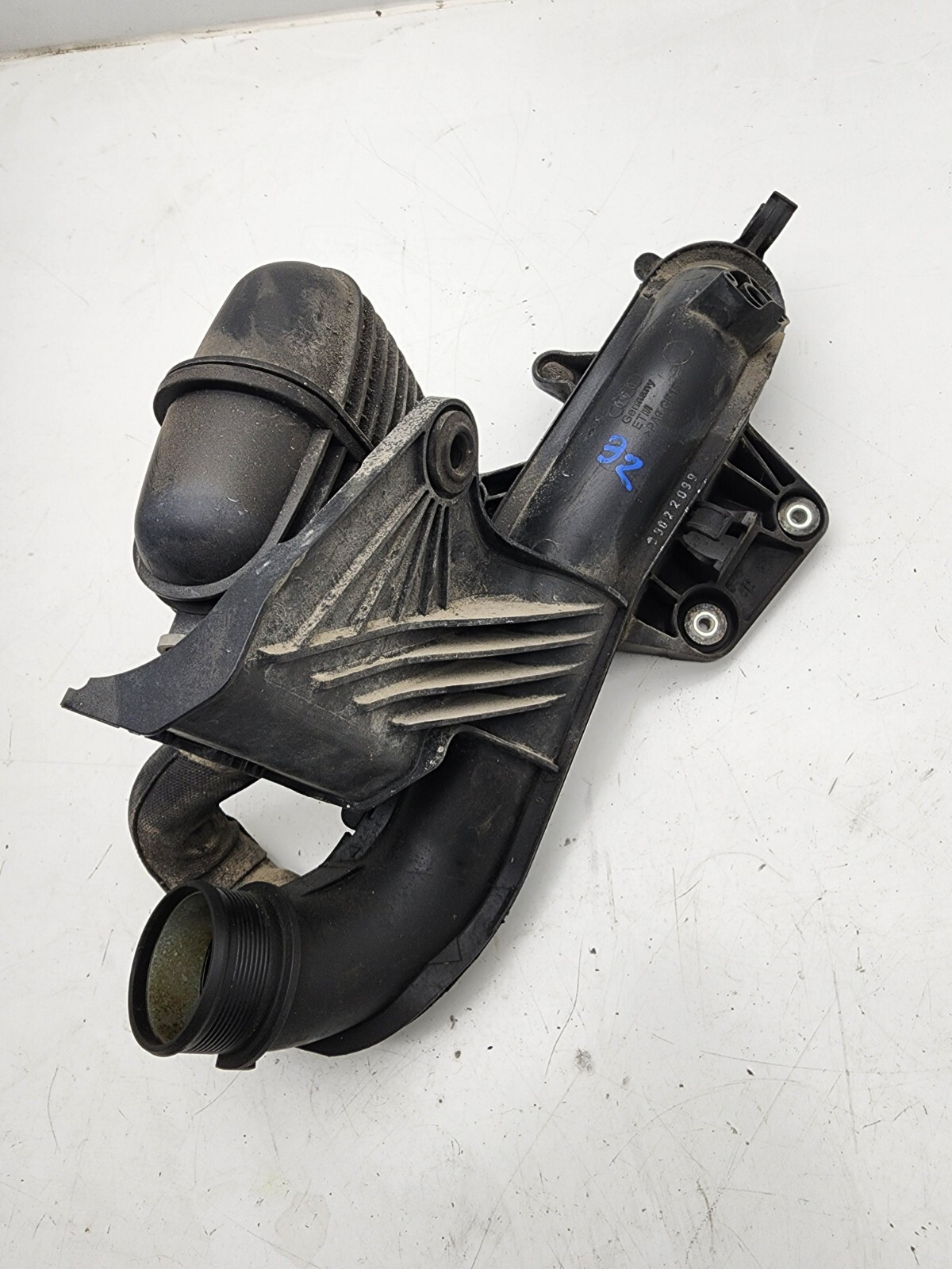 2009-2016 AUDI A4 A5 2.0 INTERCOOLER PRESSURE PIPE TUBE 8K0129955 