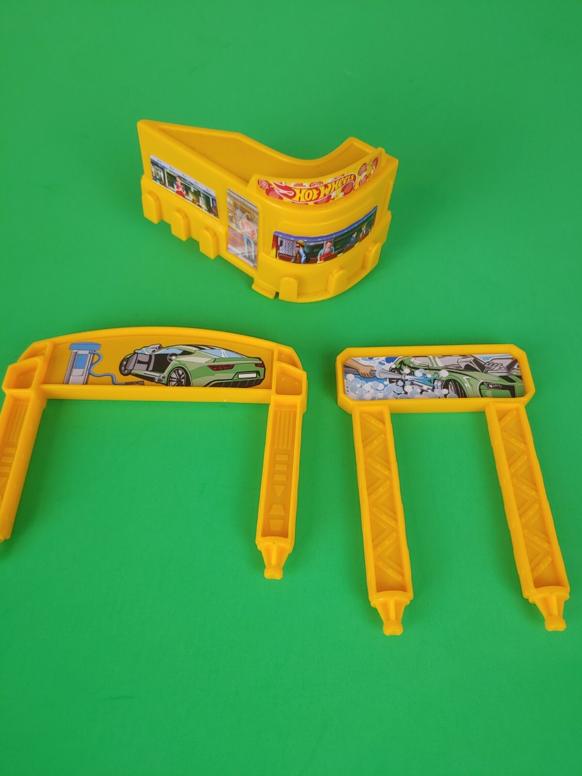 Hot Wheels Super Ultimate Garage Replacement Parts 3 X Yellow Signs eBay