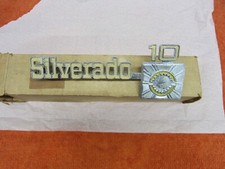 Nos 1973-1980 Chevy Truck Silverado 10 Fender Emblem Gm 349694