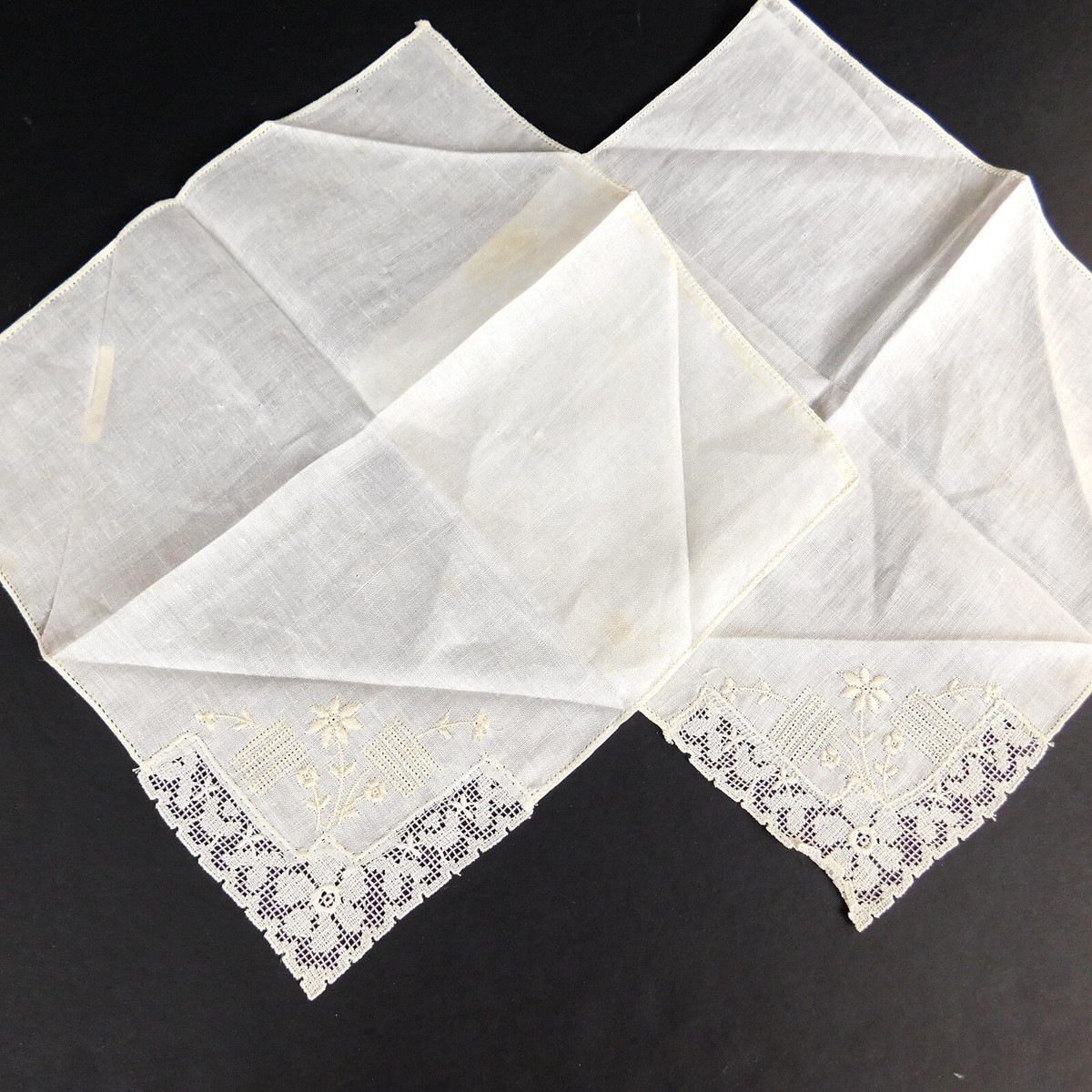 Vintage Linen Lot 2 Hankies Corner Embroidered Flowers Lace Trim