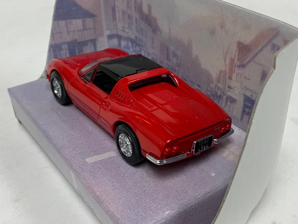 1/43 la Colección Dinky Ferrari 246 GTS de 1973 en Rojo TR549 Foto 4 de 4