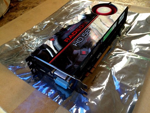 XFX HD 5870 Radeon graphics card - Picture 2 of 9
