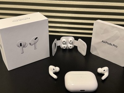 Apple AirPods Pro with MagSafe Wireless Charging Case - White