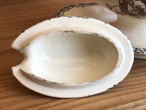 Choisy le Roi modèle Louis XIII toute petite saucière, petit manque au couvercle - Foto 11 di 23