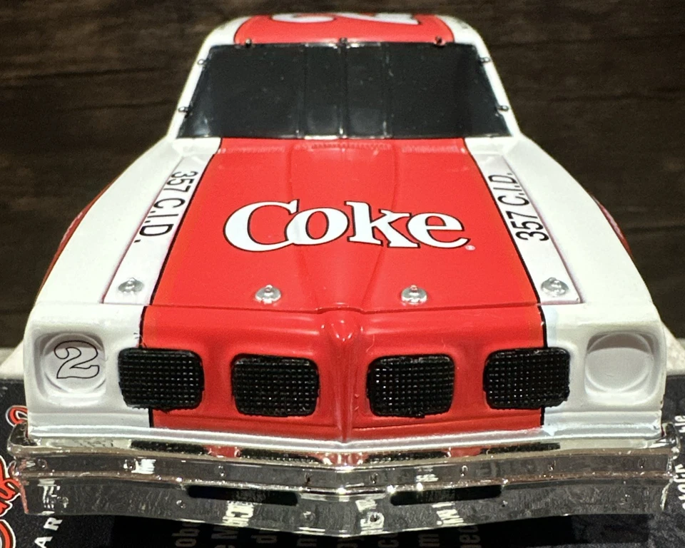 1980 Dale Earnhardt #2 Coca-Cola Ventura Série Lendária 1/24 Action NASCAR Bank - Imagem 3 de 4