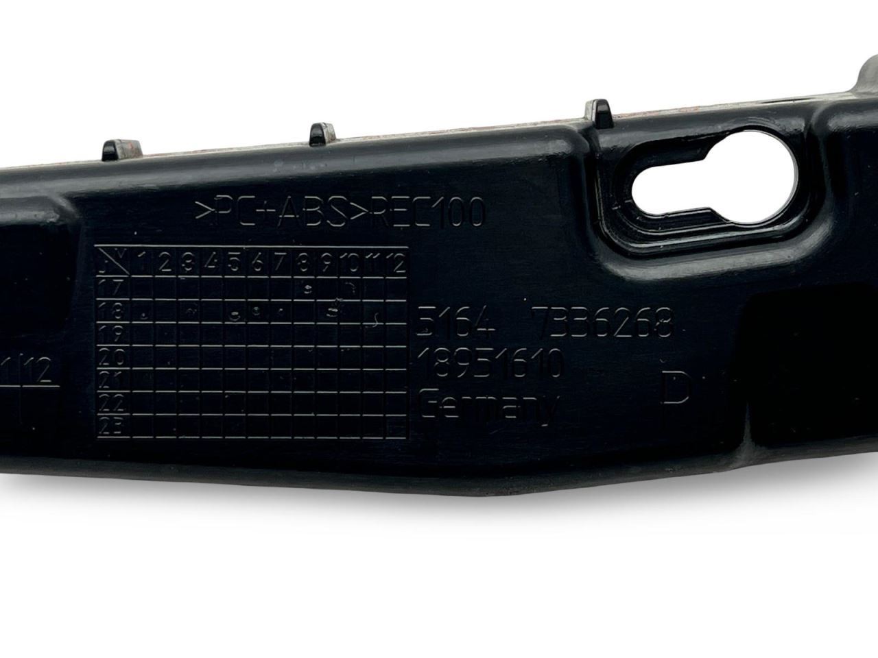 BMW i8 2014-2020 Front Right Fender bracket