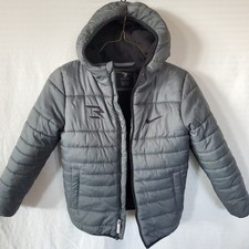 Kids Nike Sportswear Polyfill Puffer Jacket Gunsmoke Size S, Ages 8-10