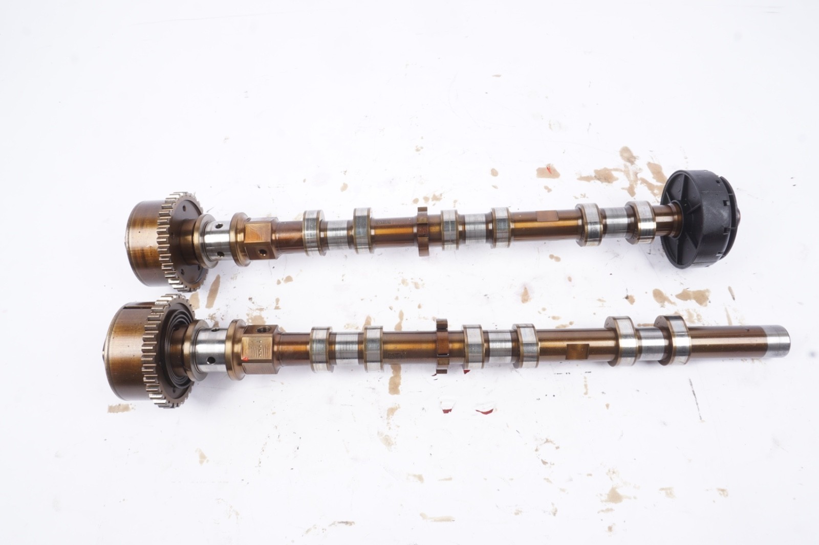 2014-2016 Maserati Ghibli 3.0L Left Driver Side Engine Camshaft 05047880AA PAIR