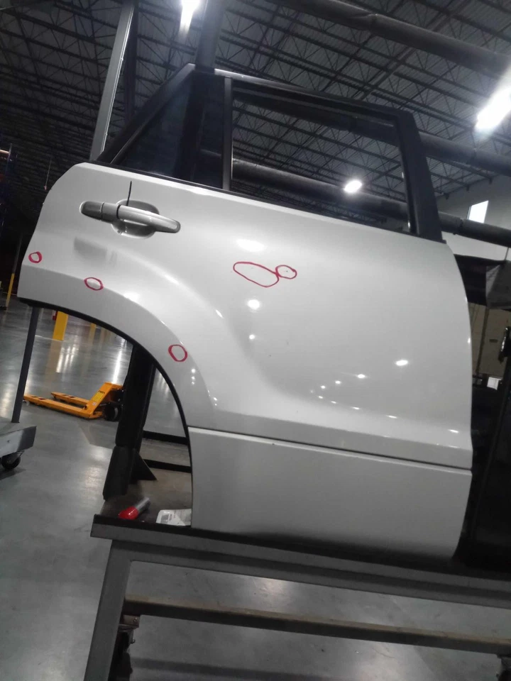 Suzuki Vitara 2012 puerta trasera derecha plateada fabricante de equipos originales usado 118 k millas NJ25-12482-357708 Foto 2 de 3