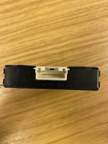 Subaru Forester Impreza Outback Keyless Entry Control Module Assy 88255FG010 - Picture 3 of 3