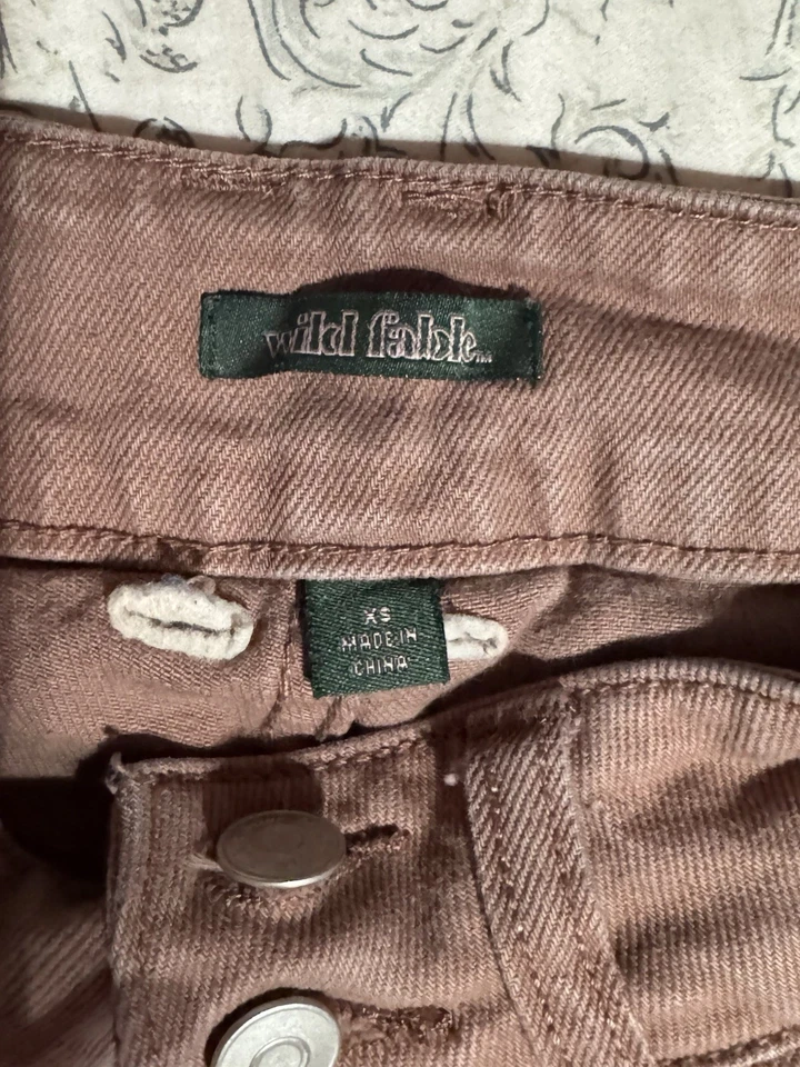 Pantalones cortos cargo de tiro bajo Wild Fable para mujer - marrón talla XS Foto 4 de 4