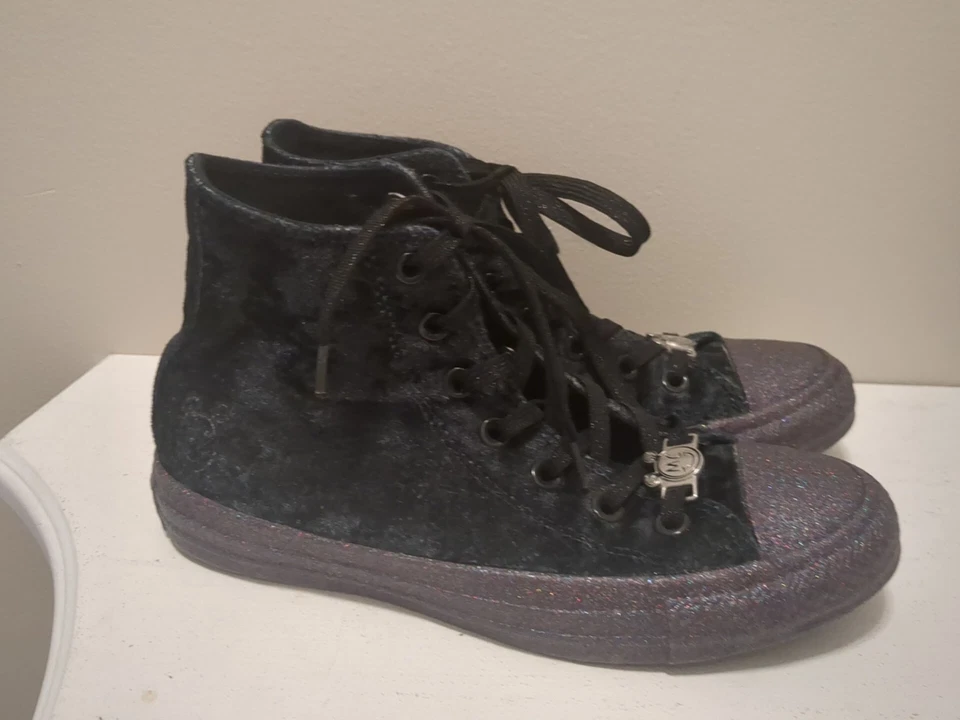 Camisas altas de terciopelo negras Miley Cyrus Converse talla 7,5 para mujer RARAS Foto 4 de 4