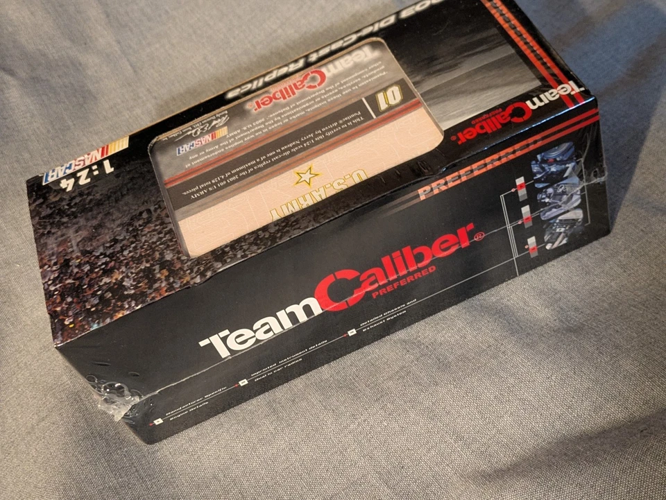 2003 Jerry Nadeau 01 US Army Camouflage Pontiac Grand Prix 1:24 TC 4020 NUOVO - Immagine 3 di 4