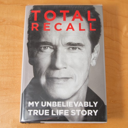 TOTAL RECALL Arnold Schwarzenegger *SIGNED* First Edition 1st Printing Hardcover - Foto 1 di 5