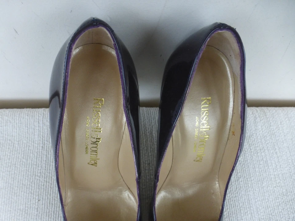 RUSSELL & BROMLEY DARK PLUM PATENT LEATHER COURT SHOE HEELS SIZE UK 5 EU 38 - Image 4 of 4