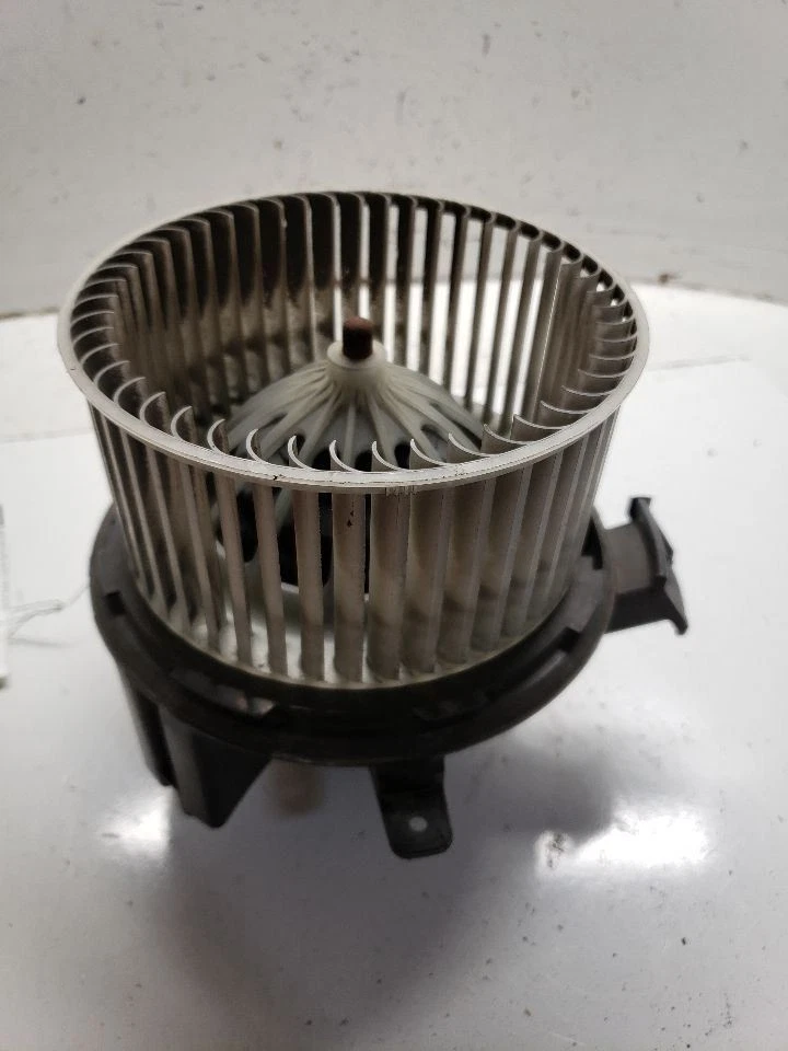 Motor de ventilador dianteiro compatível com 07-12 ACADIA 1306070 - Imagem 2 de 4