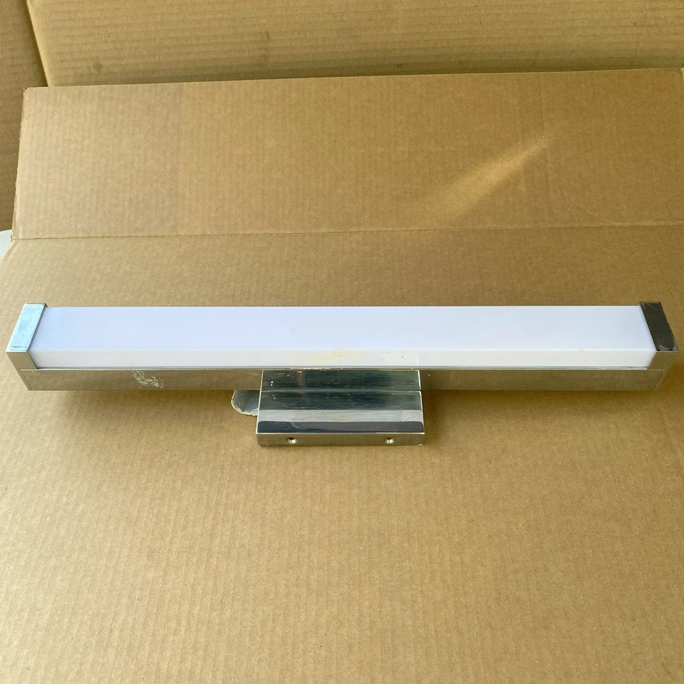 LED integrado Maxim Lighting Spec vaidade 18 em 1 luz cromado polido - Imagem 3 de 4