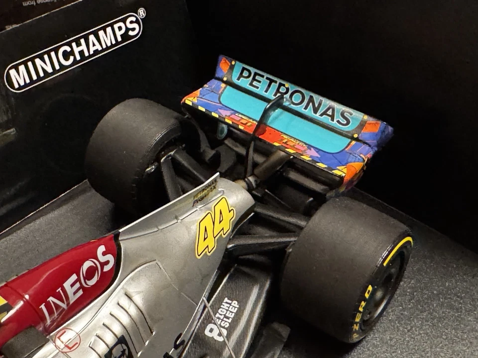 1:18 Hamilton Mercedes-AMG F1 W13 2022 Miami GP Minichamps - Bild 3 von 4