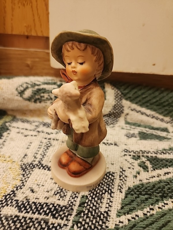 Goebel M. I. Hummel "The Lost Sheep" Figurine! Germany Near Mint!