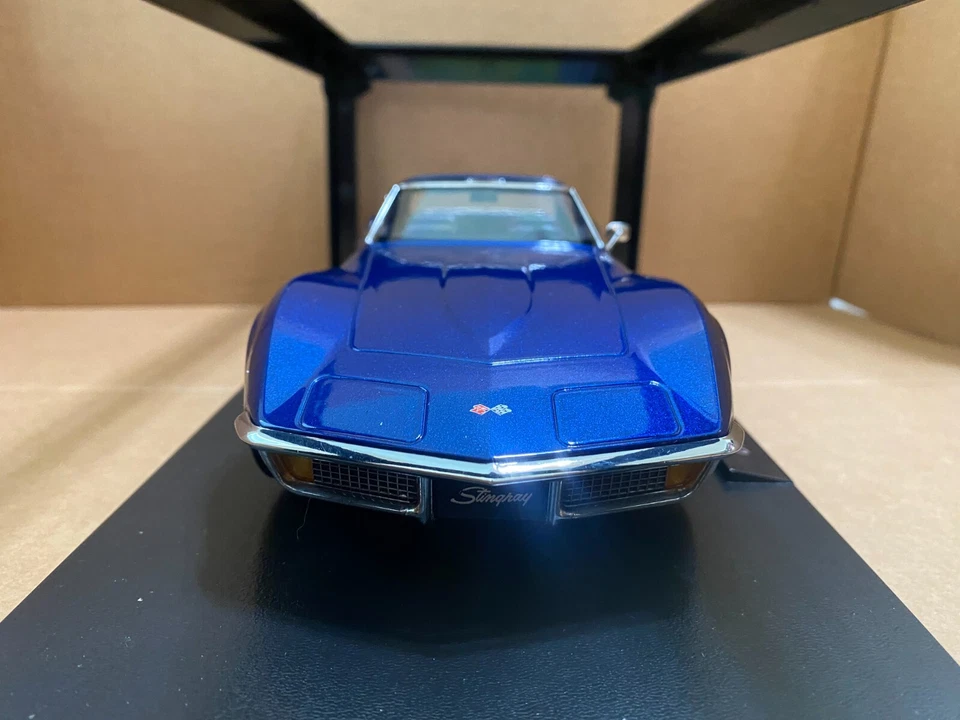KK SCALE MODELS 1/18 - CHEVROLET CORVETTE C3 STINGRAY - 1972 BLUE METALLIC - Image 4 of 4