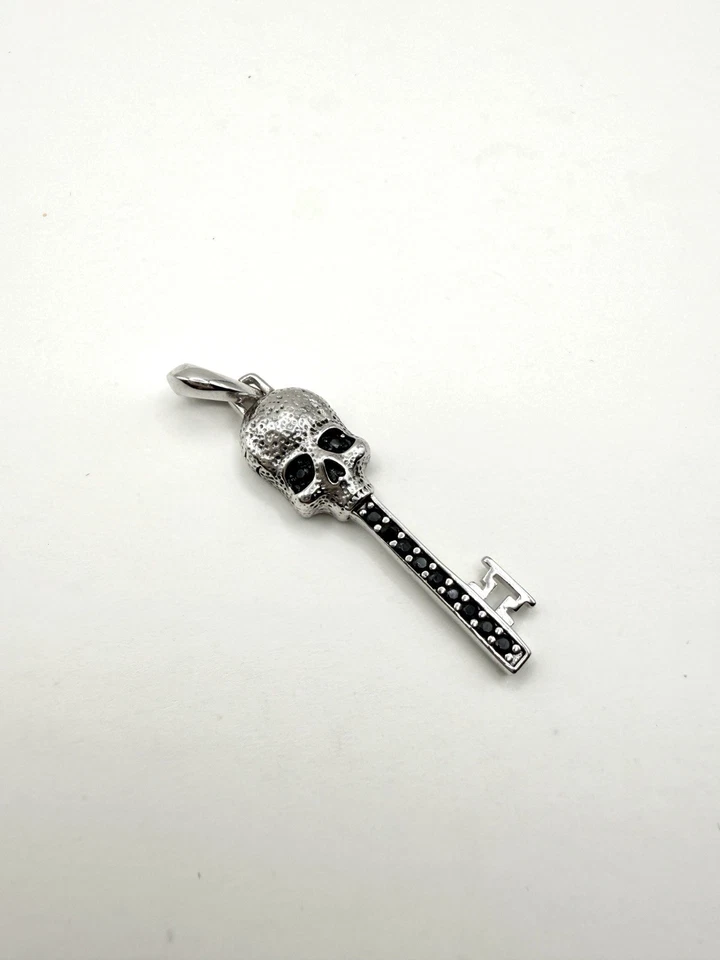 Colgante Llave Calavera David Yurman Memento Mori, Plata de Ley, Diamantes Negros Foto 2 de 4