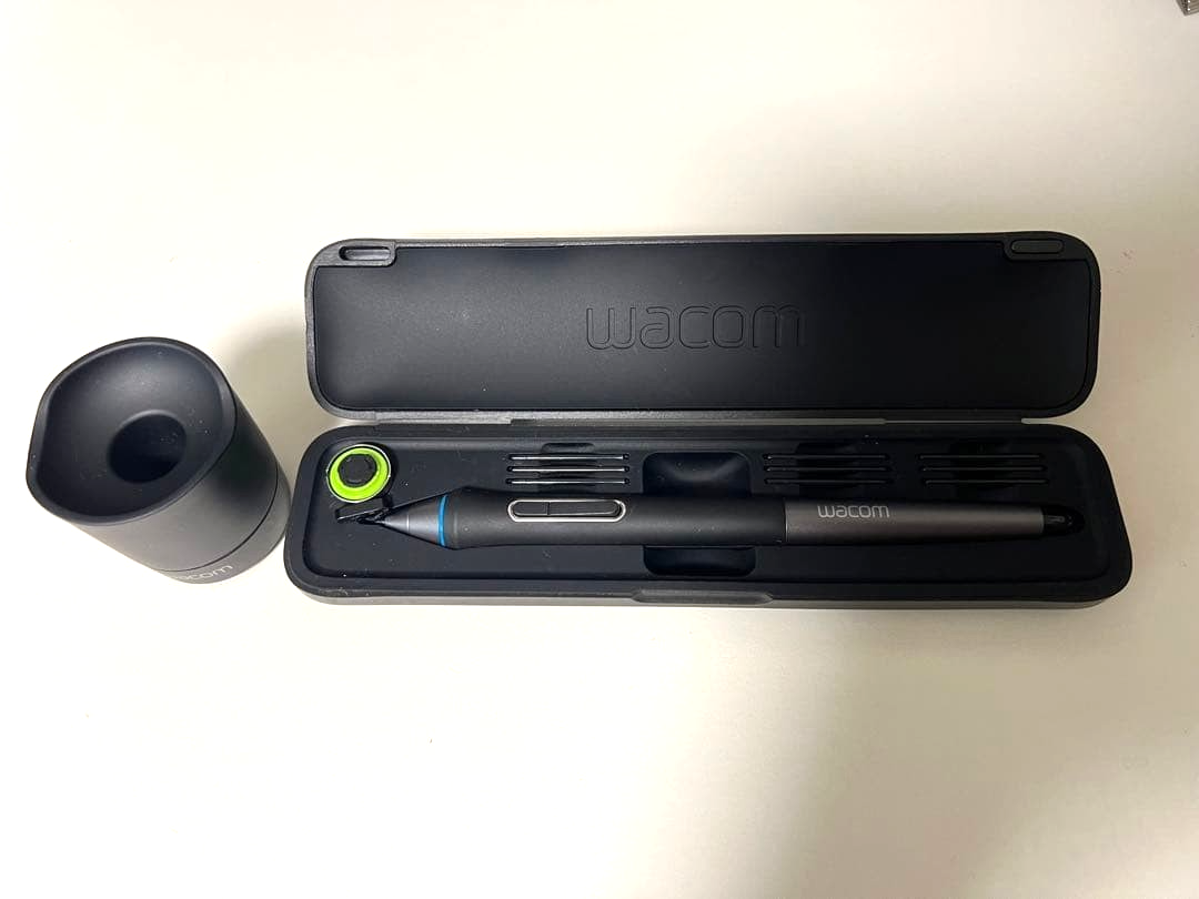 Wacom Cintiq 13hd Creative Pen & Touch Display DTH1300 for sale